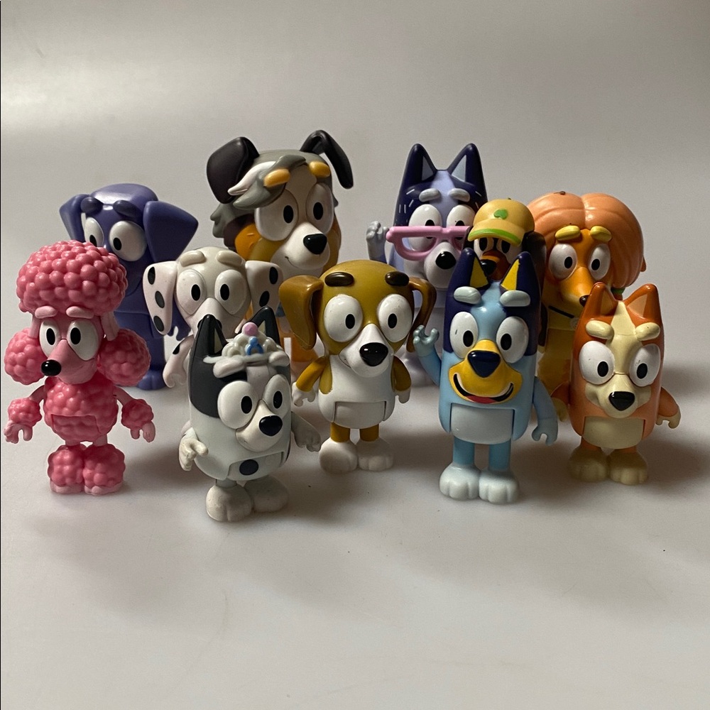 Set of 11 Bluey Toy Action Figures